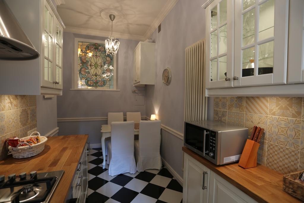 Deluxe Two-Bedroom Apartment